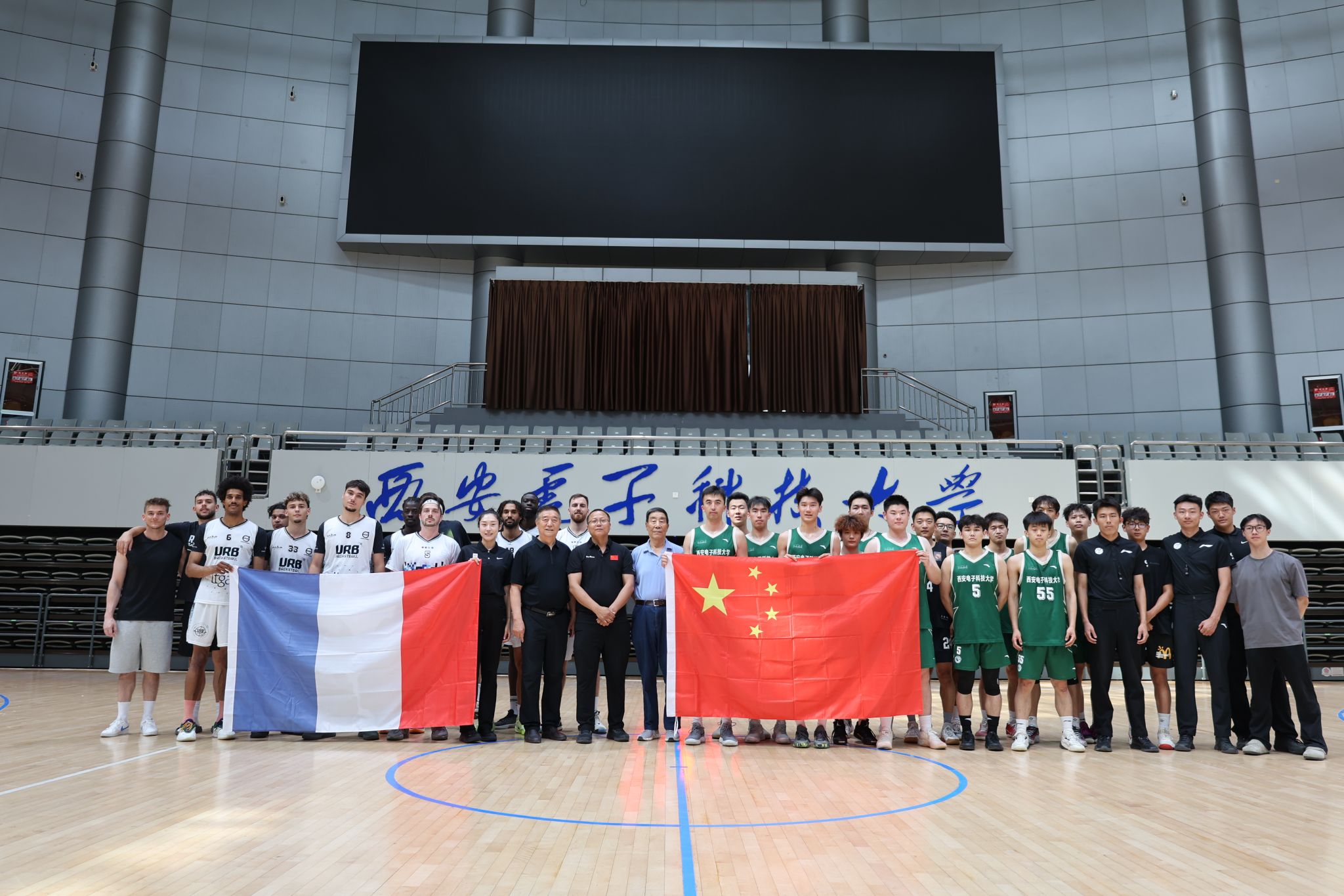 比偶尔的爆 比偶尔的爆