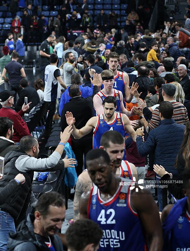 与核心同场 与核心同场